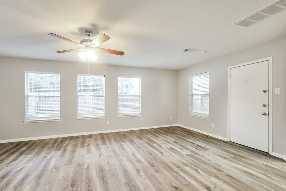 1061 Cabot Cv - Photo 6 of 17