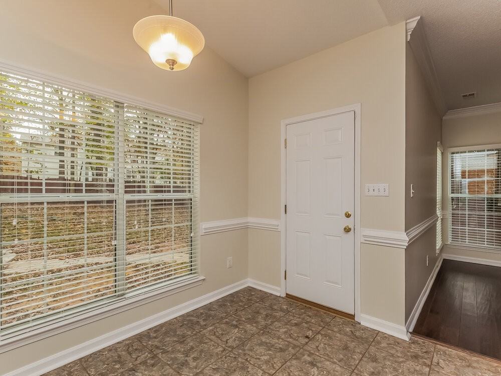 13709 Chambray Ln - Photo 5 of 17