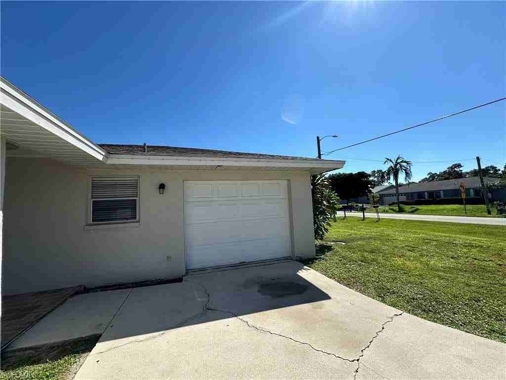 7435 Pebble Beach Rd - Photo 3 of 17