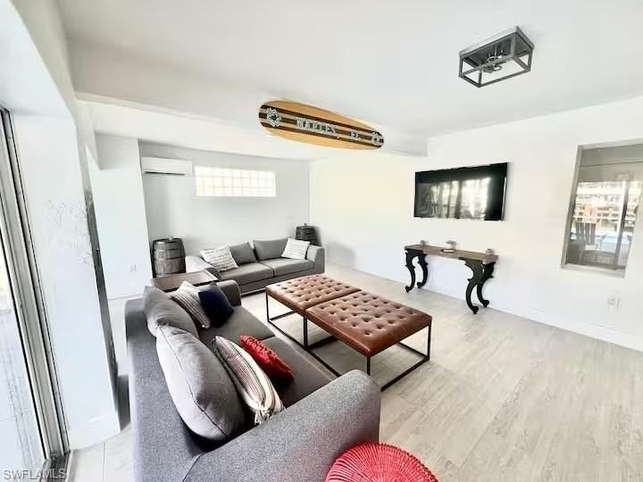 437 Trade Winds Ave - Photo 7 of 33