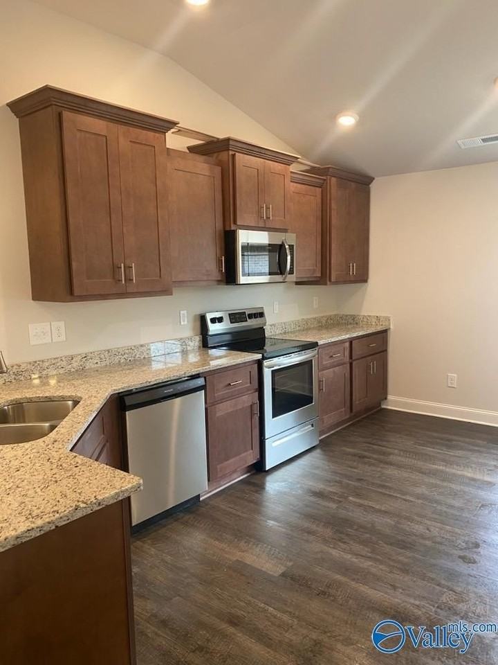 213 Alonzo Toney Dr - Photo 5 of 21