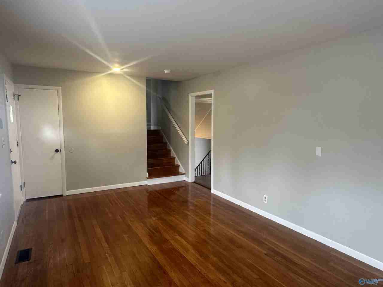 2807 Hilltop Ter Nw - Photo 4 of 17