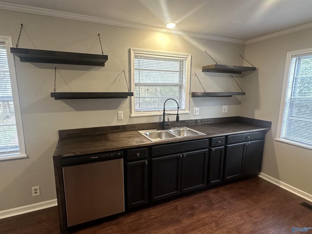 2807 Hilltop Ter Nw - Photo 6 of 17