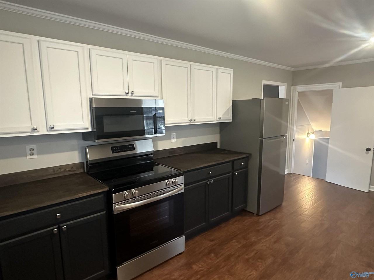 2807 Hilltop Ter Nw - Photo 7 of 17