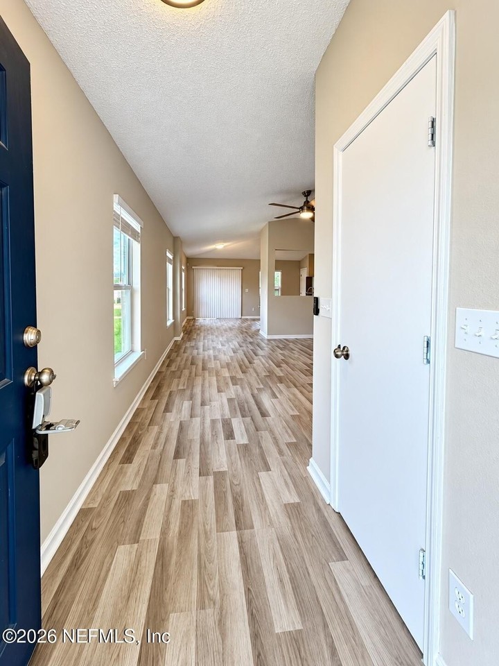 230 Cezanne Cir - Photo 5 of 21