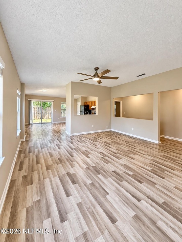 230 Cezanne Cir - Photo 6 of 21