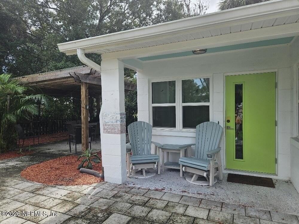 2302 Hyde Pkwy - Photo 2 of 10