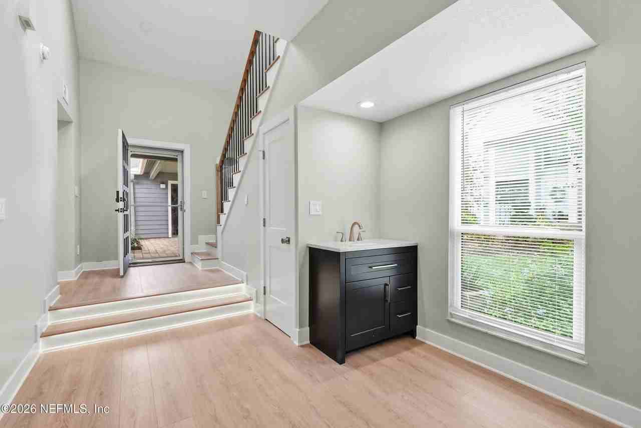 136 Willow Pond Ln - Photo 3 of 28