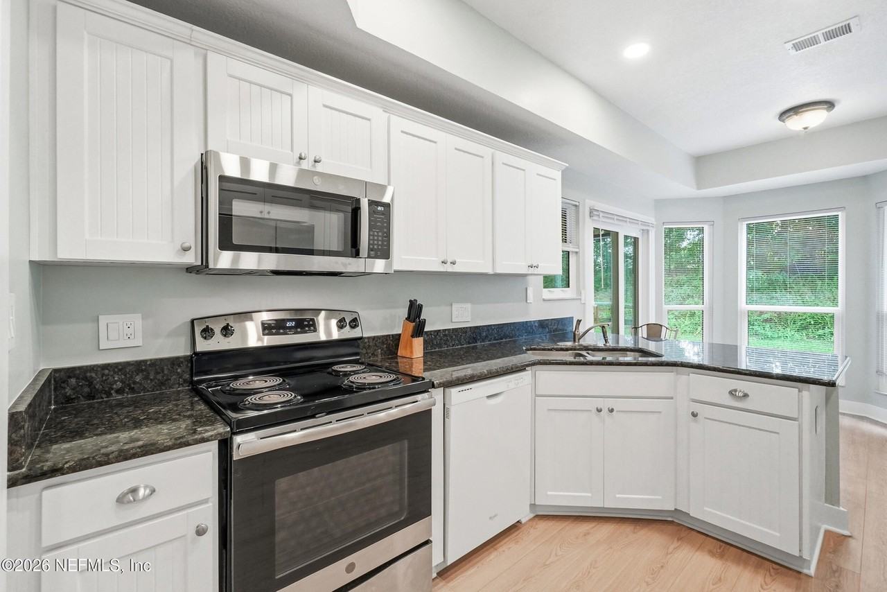 136 Willow Pond Ln - Photo 7 of 28
