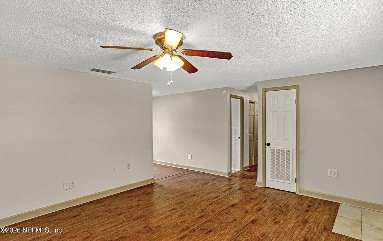 2214 Luana Dr E - Photo 6 of 17