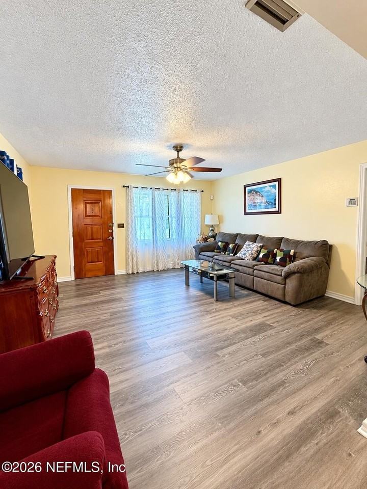 5741 Wilson Blvd - Photo 4 of 15