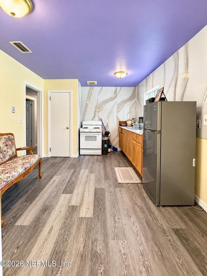 5741 Wilson Blvd - Photo 7 of 15