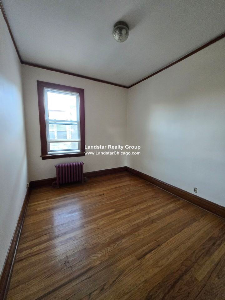 4542 N Kilbourn Ave #2R - Photo 3 of 13