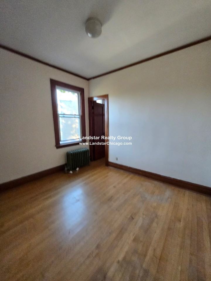 4542 N Kilbourn Ave #2R - Photo 7 of 13