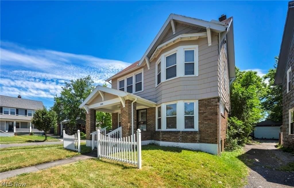 3326 Yorkshire Rd - Photo 3 of 19