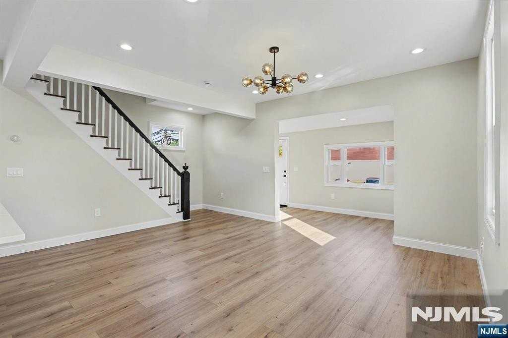 22 W Central Ave - Photo 7 of 34