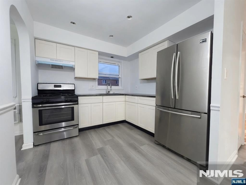 754 Kingsland Ave #1stFL - Photo 3 of 9
