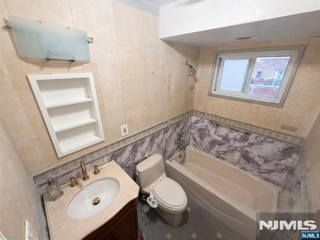 754 Kingsland Ave #1stFL - Photo 7 of 9