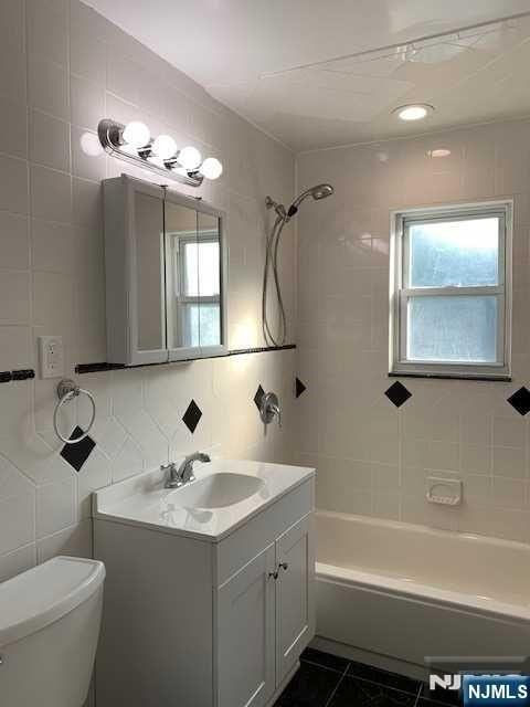 431 Grand Ave #7 - Photo 5 of 6