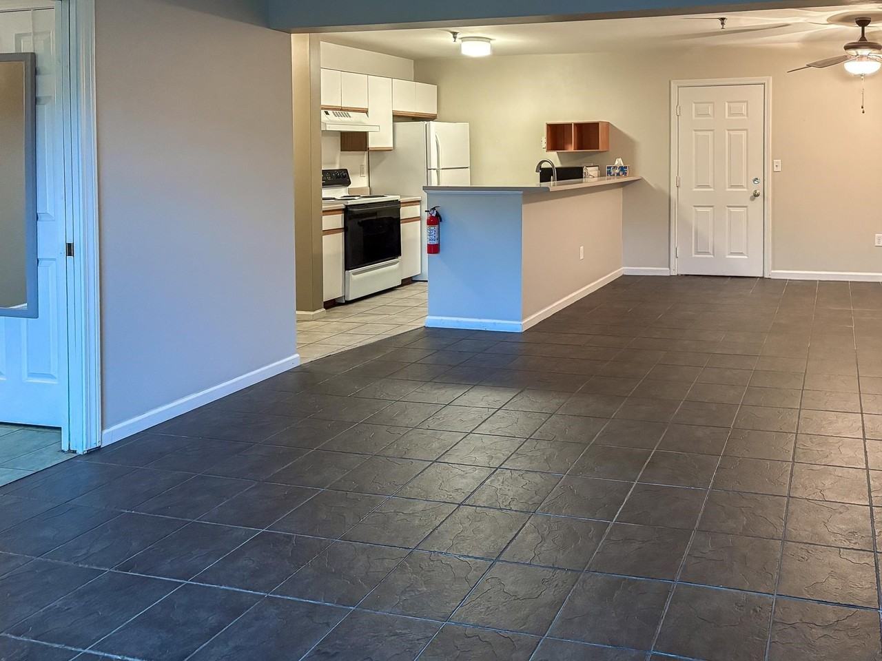 372 Hildred Dr #372 - Photo 3 of 17