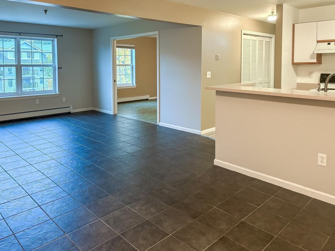 372 Hildred Dr #372 - Photo 5 of 17