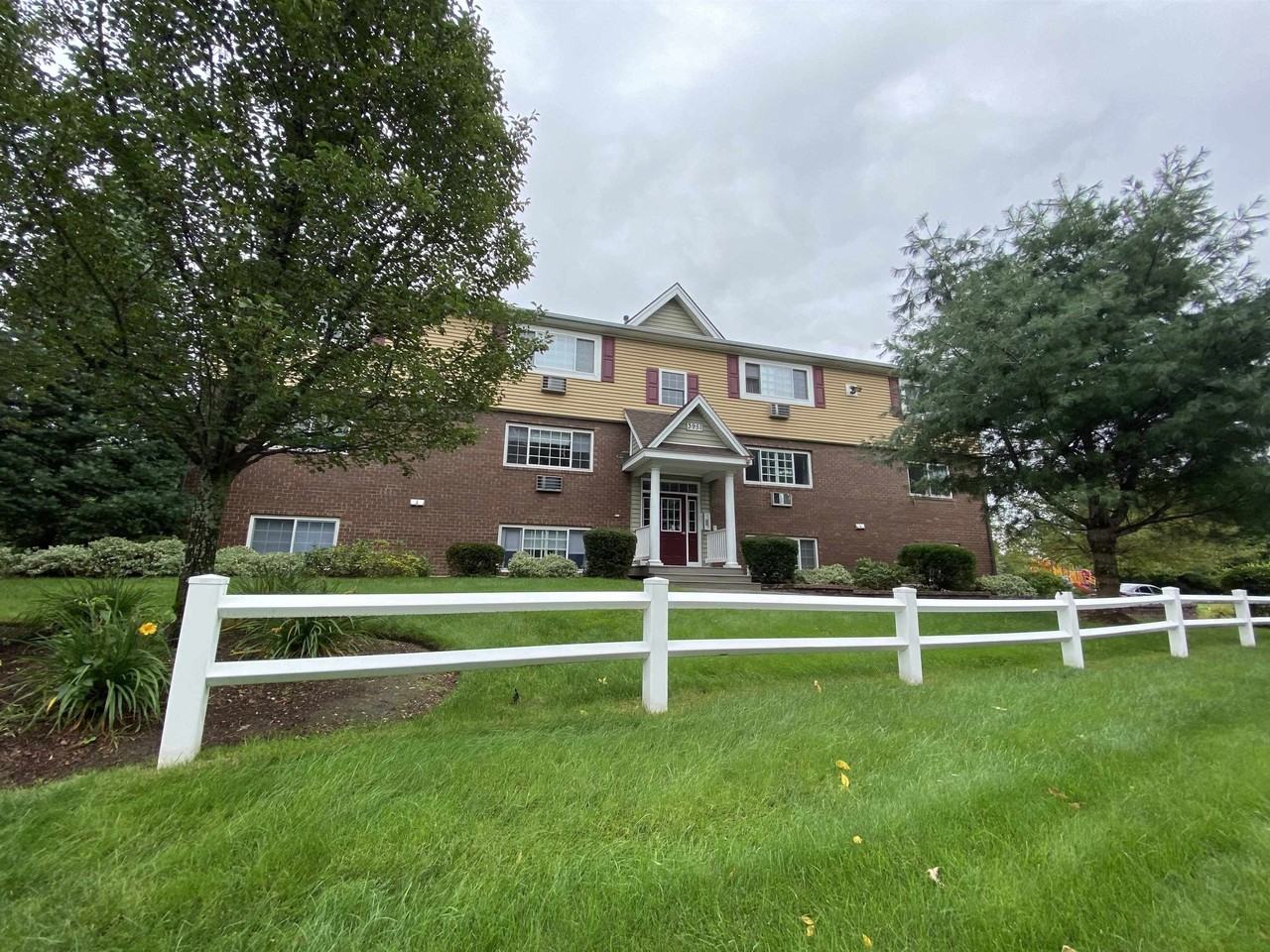 3951 Brown Ave #106 - Photo 4 of 35