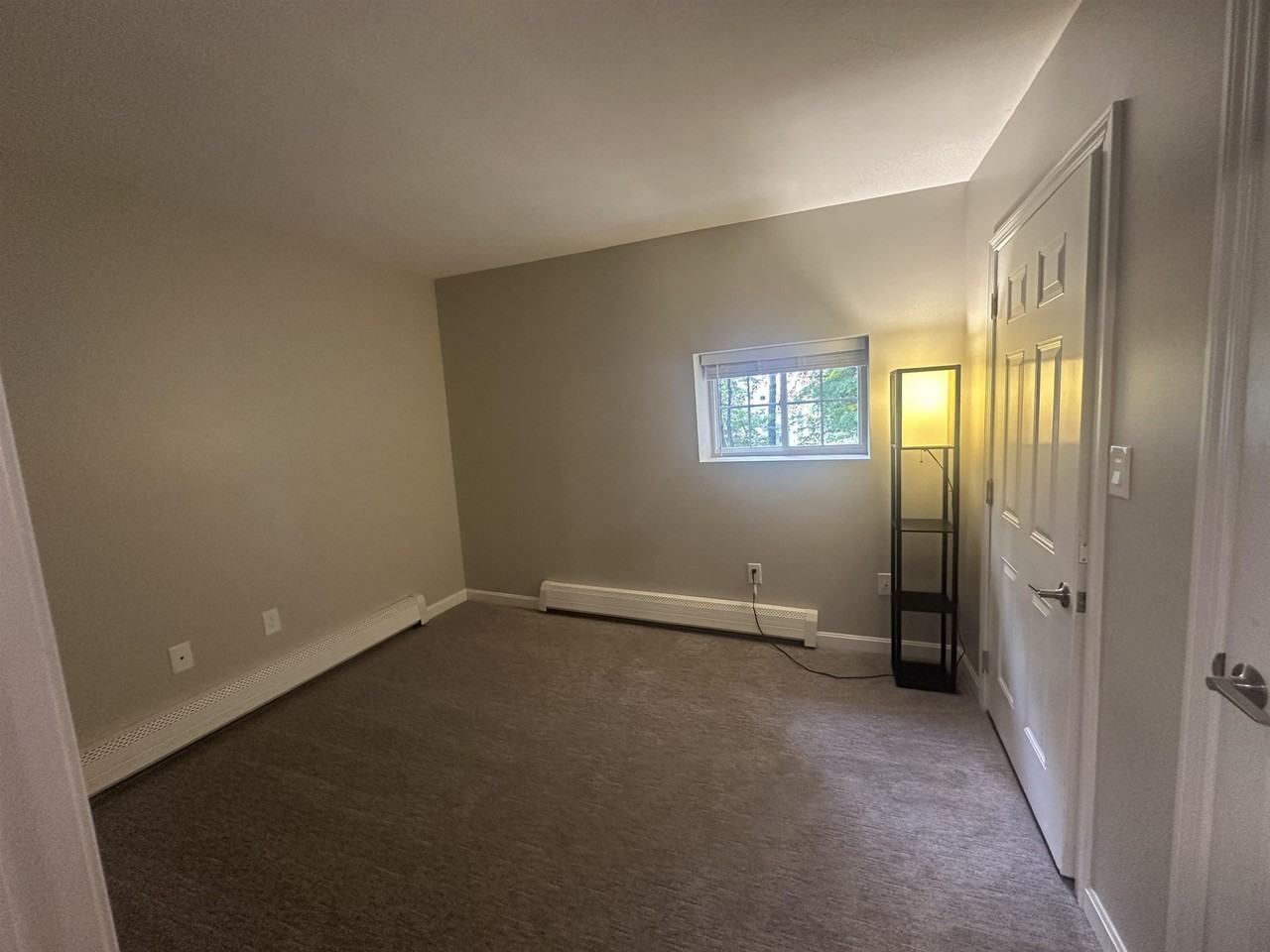 36 Belknap St #B - Photo 4 of 14