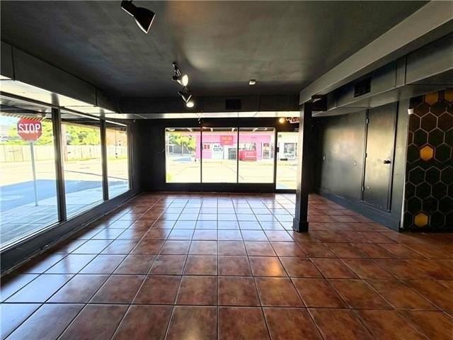 3150 Calhoun St - Photo 3 of 21