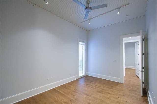 221 Chartres St #502 - Photo 3 of 18