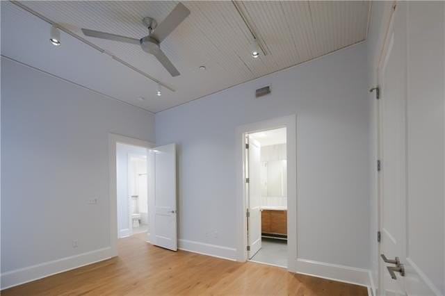 221 Chartres St #502 - Photo 4 of 18