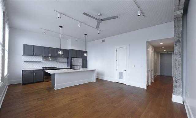 221 Chartres St #502 - Photo 6 of 18