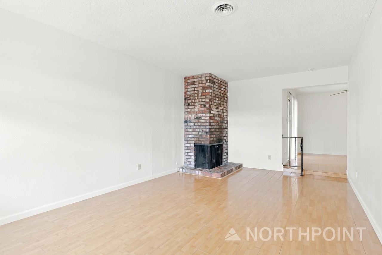 5311 - 5313 Gibbons Drive - Photo 4 of 15