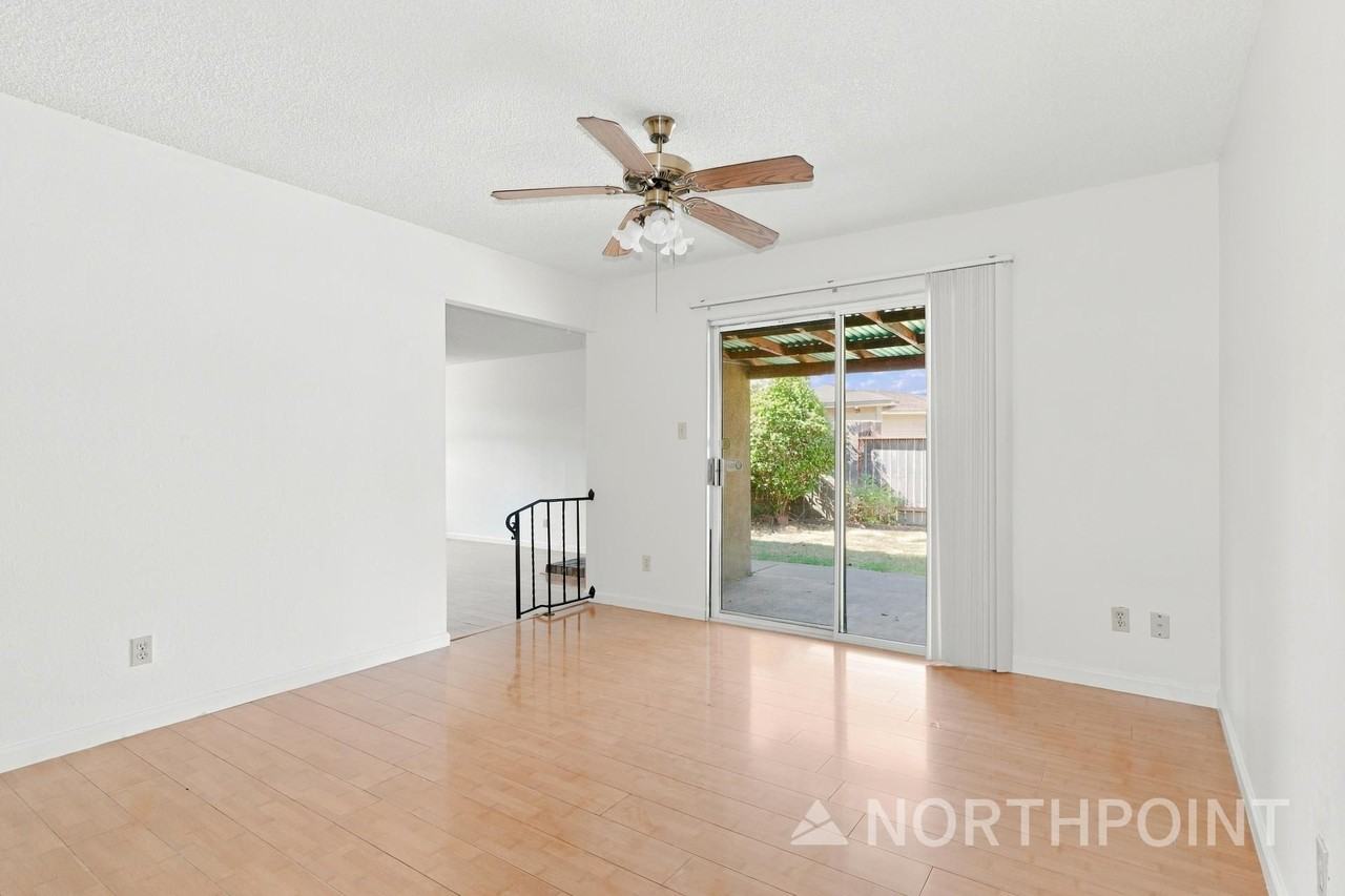 5311 - 5313 Gibbons Drive - Photo 7 of 15