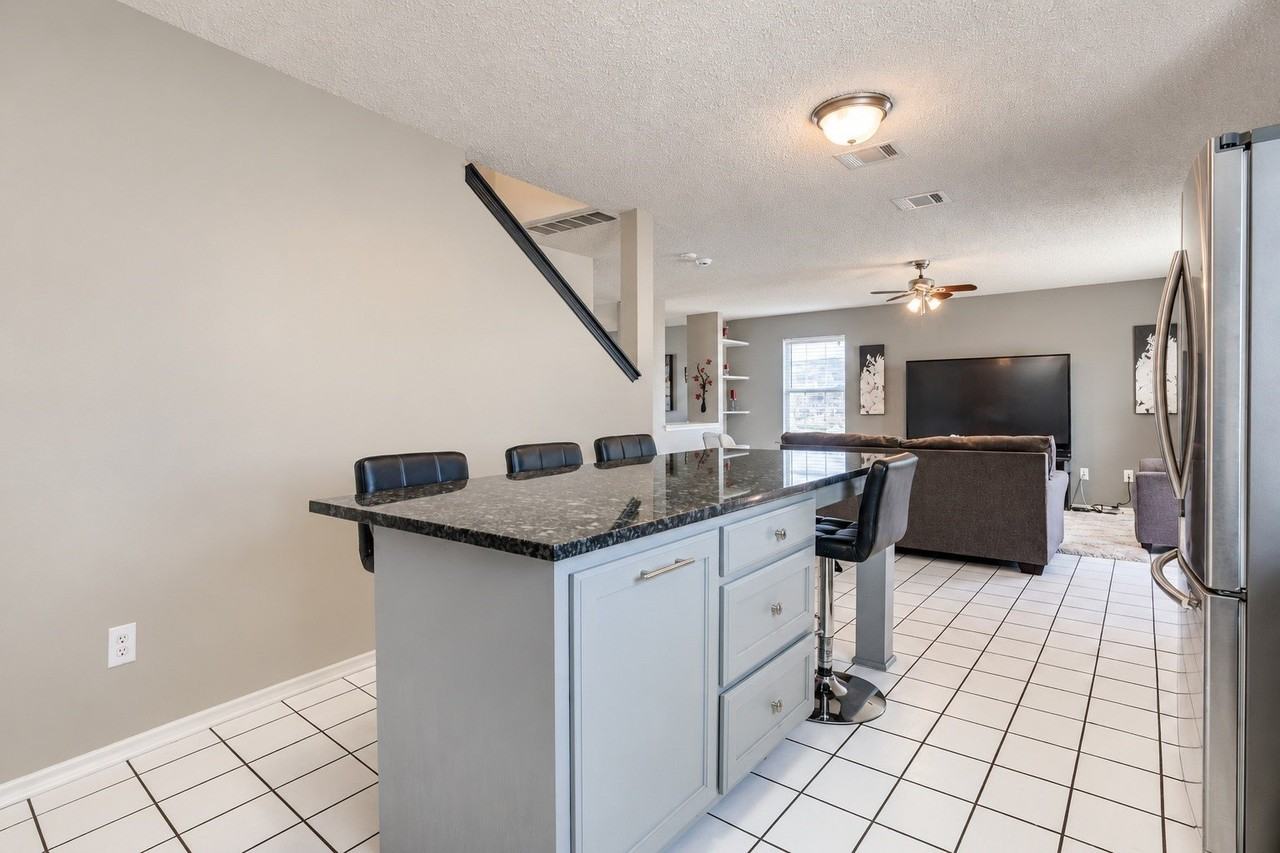 3433 Cayman Dr - Photo 7 of 19