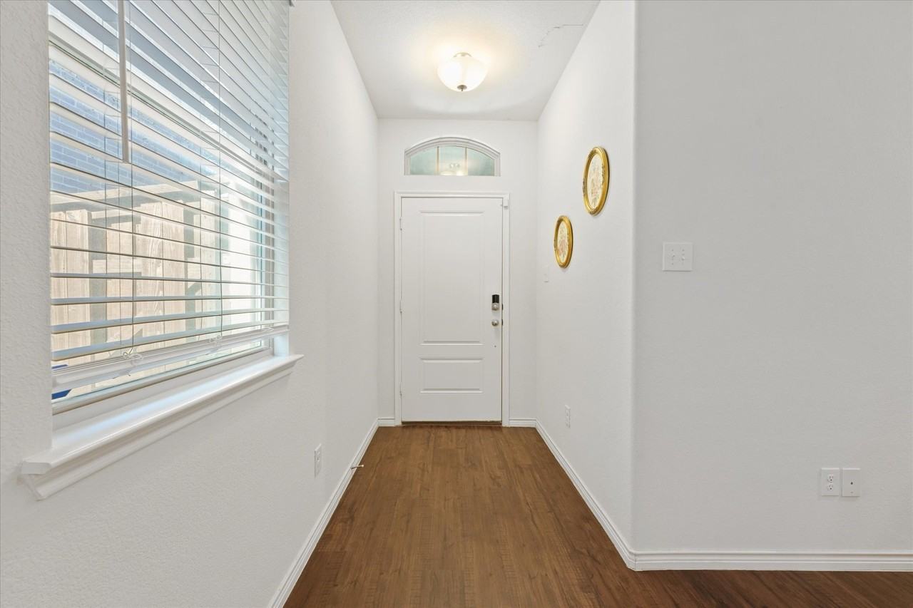 2169 Miramar Dr - Photo 3 of 18