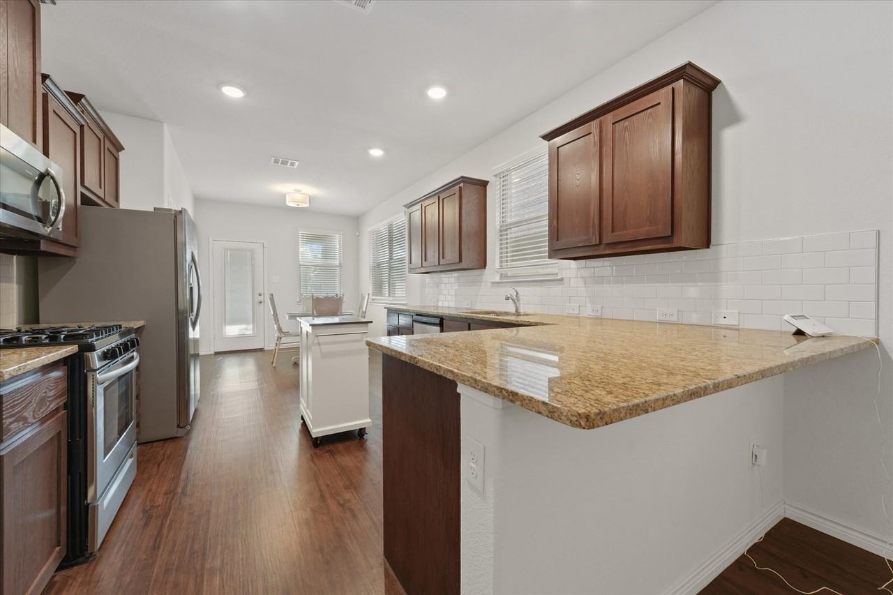 2169 Miramar Dr - Photo 6 of 18