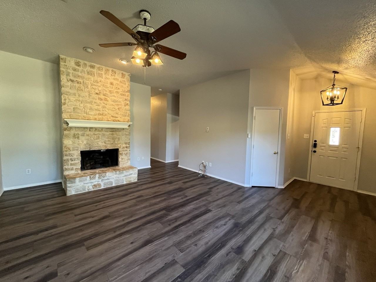 8020 Montecito Dr - Photo 3 of 31