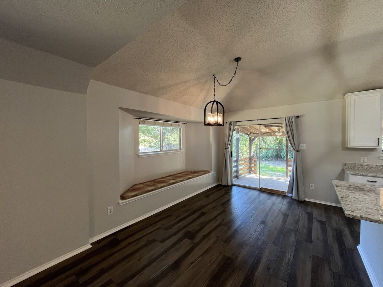 8020 Montecito Dr - Photo 5 of 31