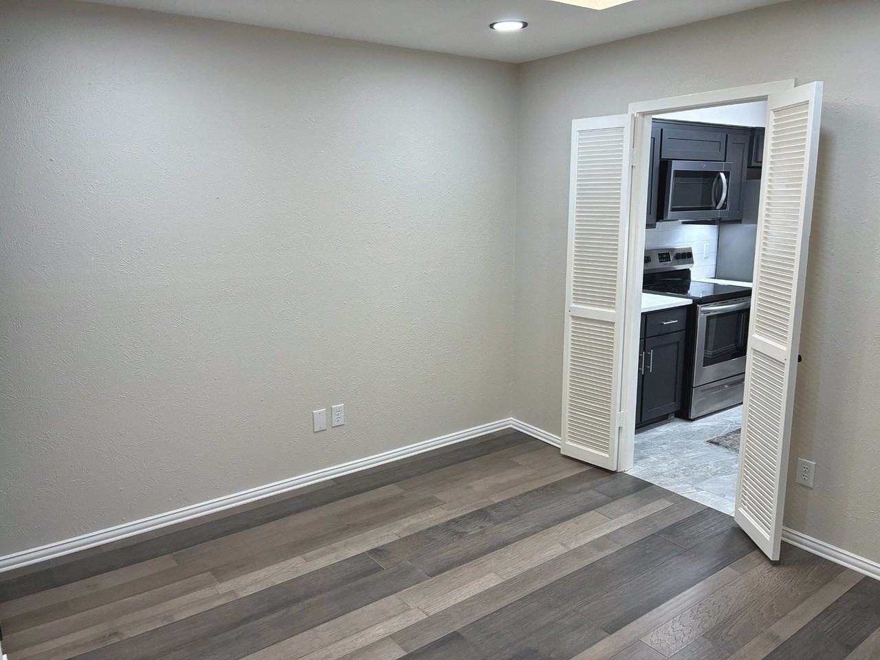 4450 Wind River Ln - Photo 6 of 23