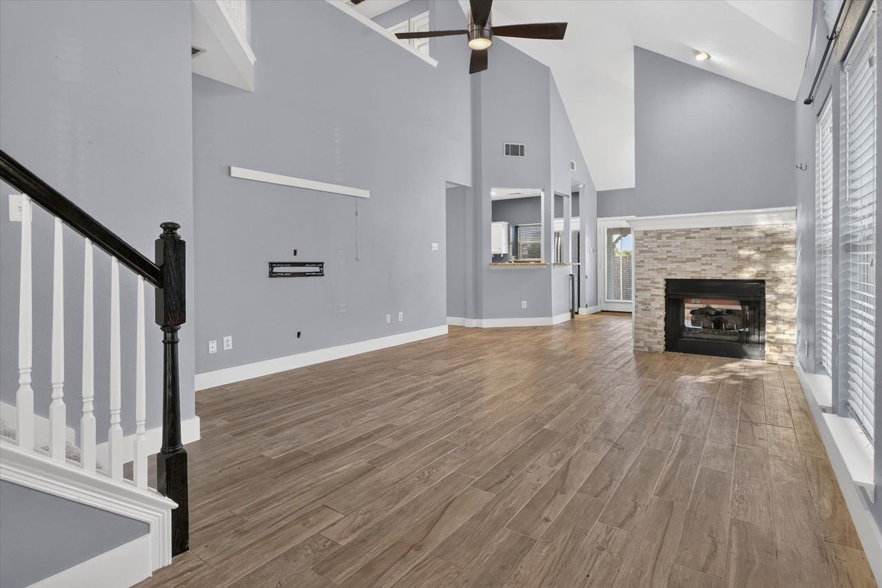 1825 Bachman Ct - Photo 5 of 26