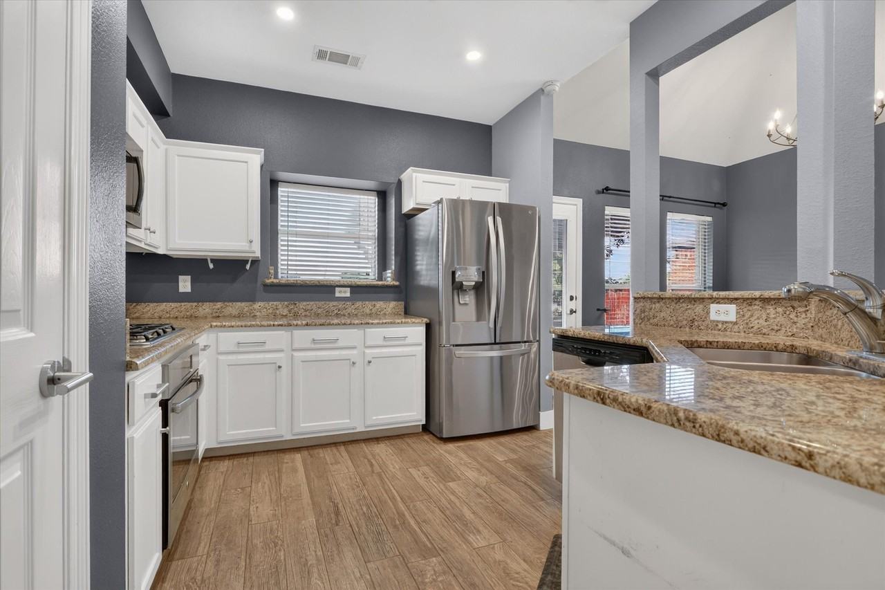 1825 Bachman Ct - Photo 7 of 26