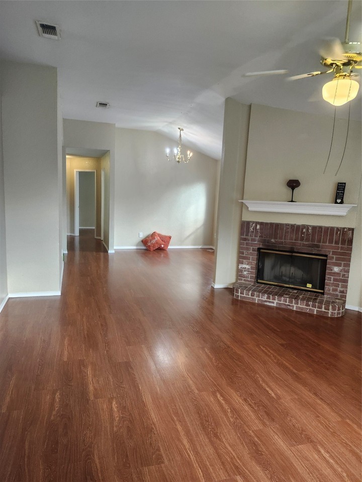9290 Crimnson Ct - Photo 2 of 19