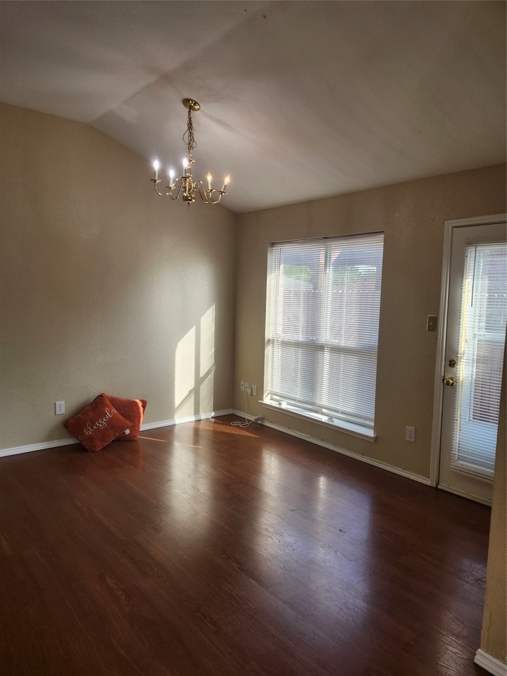9290 Crimnson Ct - Photo 6 of 19