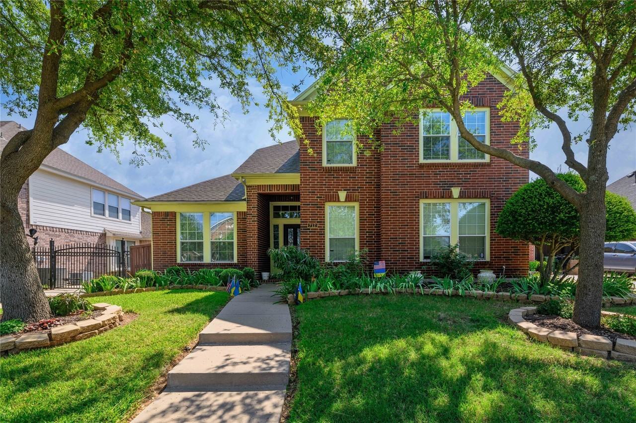 712 Twin Valley Dr