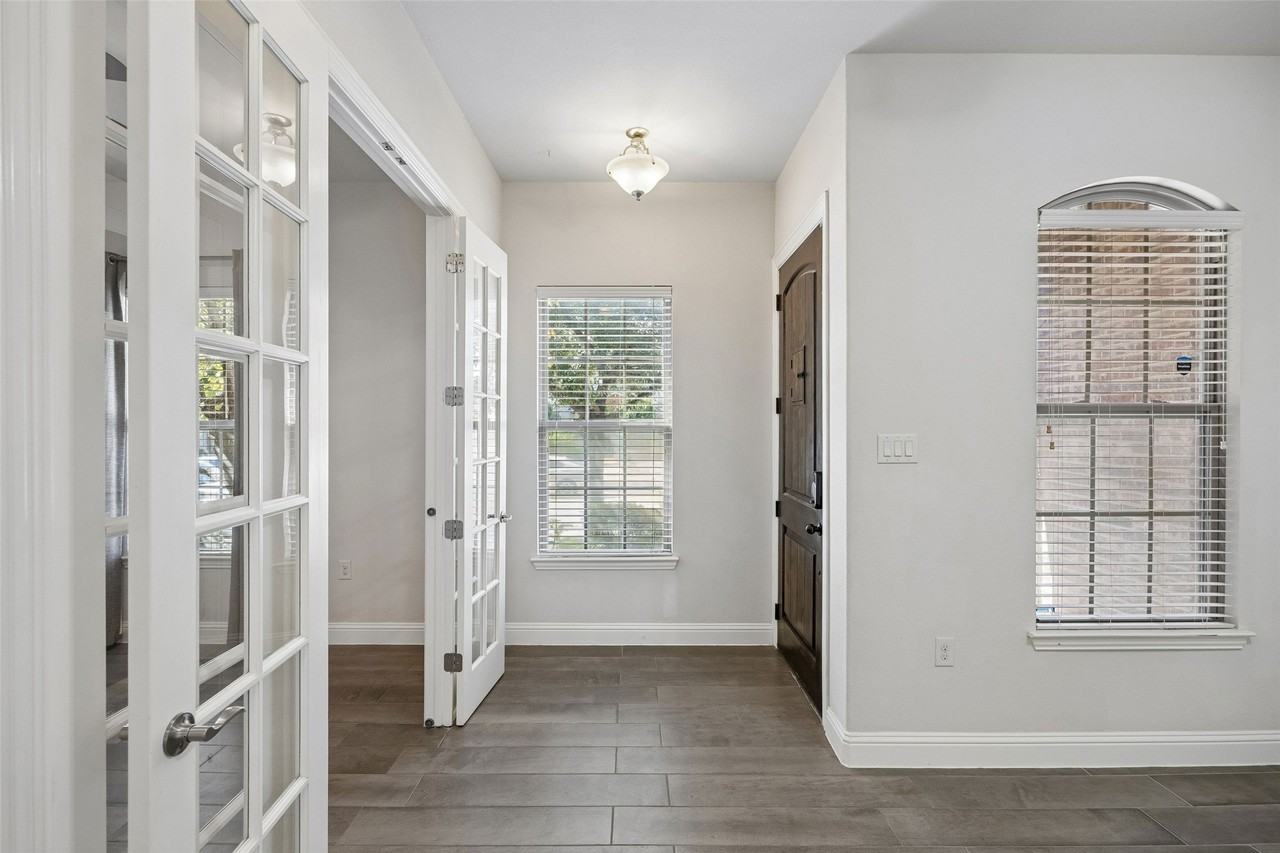 4135 Cascade Sky Dr - Photo 4 of 25