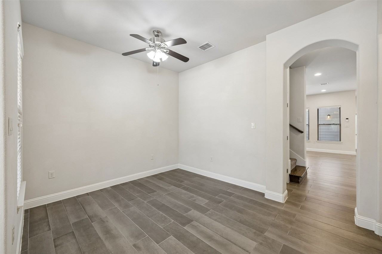 4135 Cascade Sky Dr - Photo 5 of 25