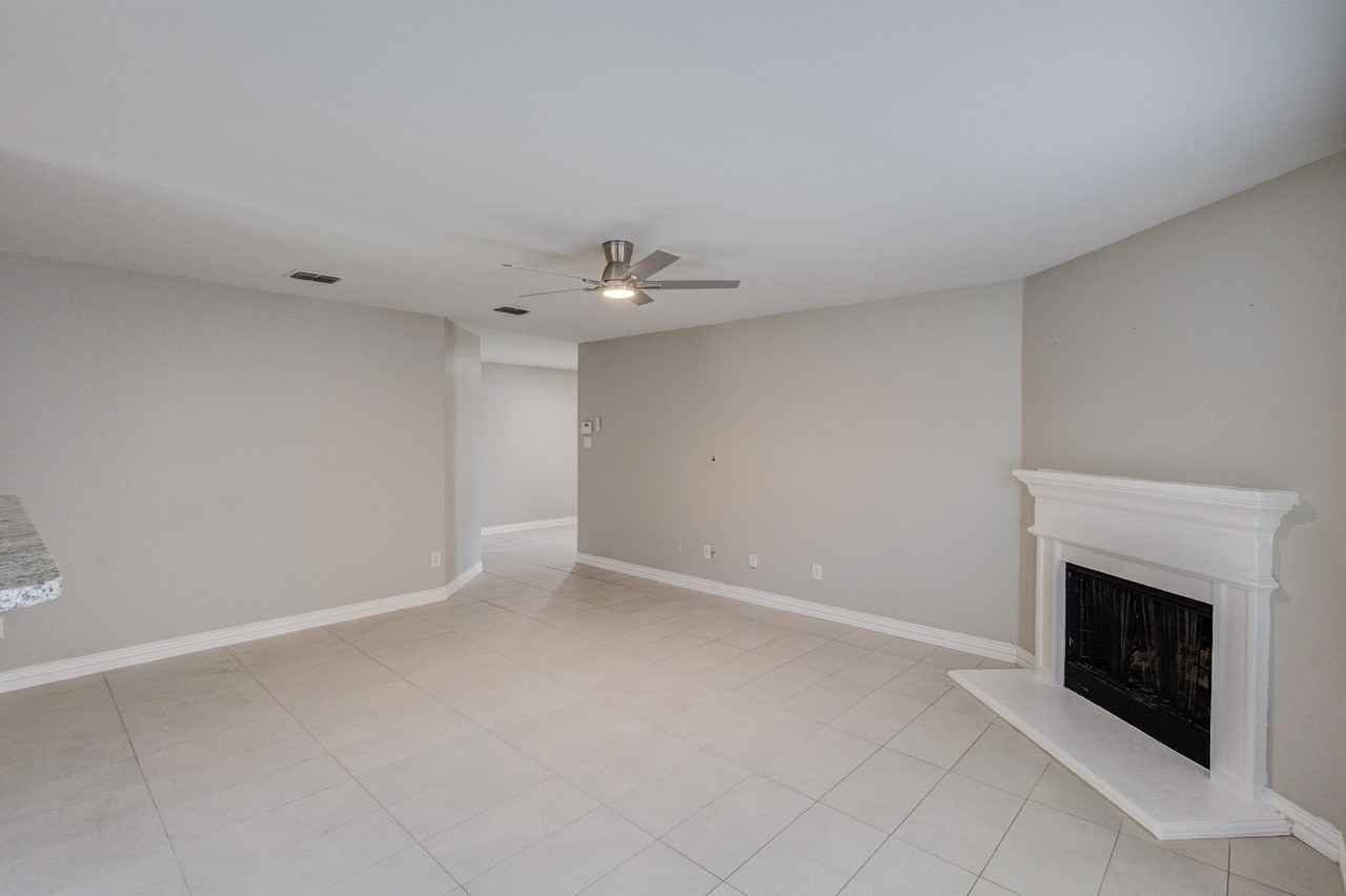 1449 Waterford Dr - Photo 6 of 20