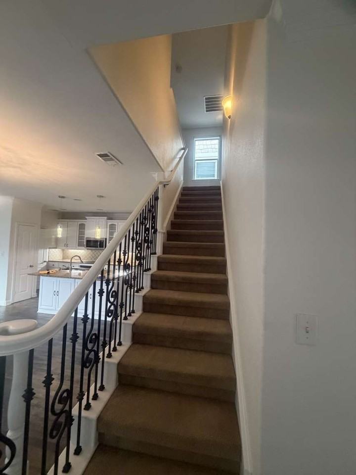 557 Mobley Way Ct - Photo 3 of 26