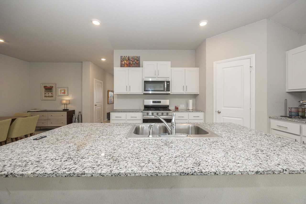 1629 Cansler Dr - Photo 2 of 20