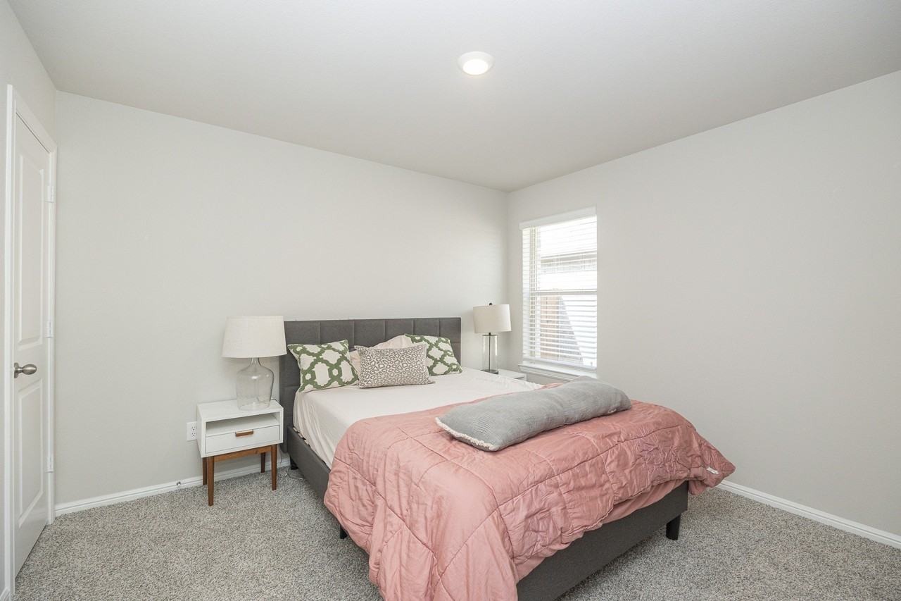 1629 Cansler Dr - Photo 4 of 20